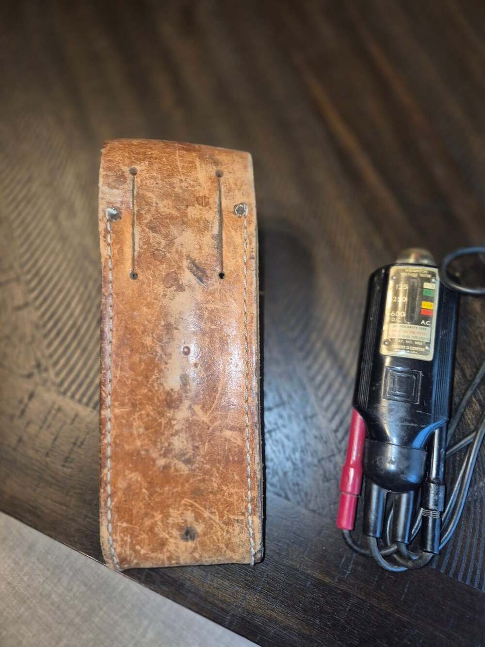 Wigginton Voltage Tester With Leather Case